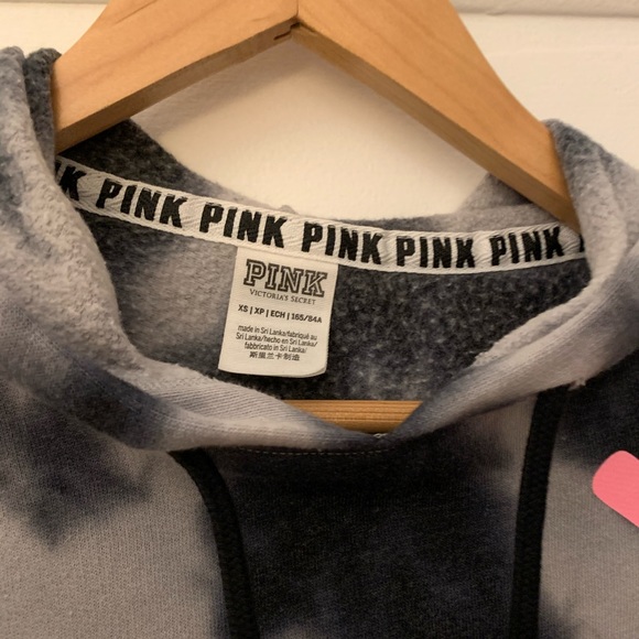Slightly cropped Hoodie from Pink - Picture 3 of 3